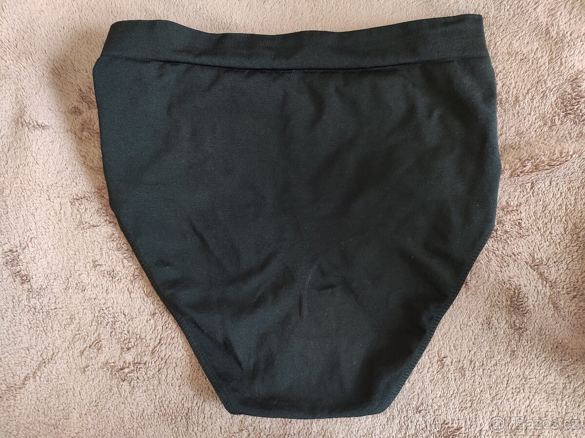 Kalhotky M - L kus 30,- - 13