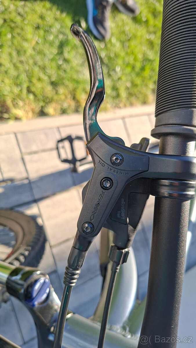 ROCKRIDER EXPL520 - 13