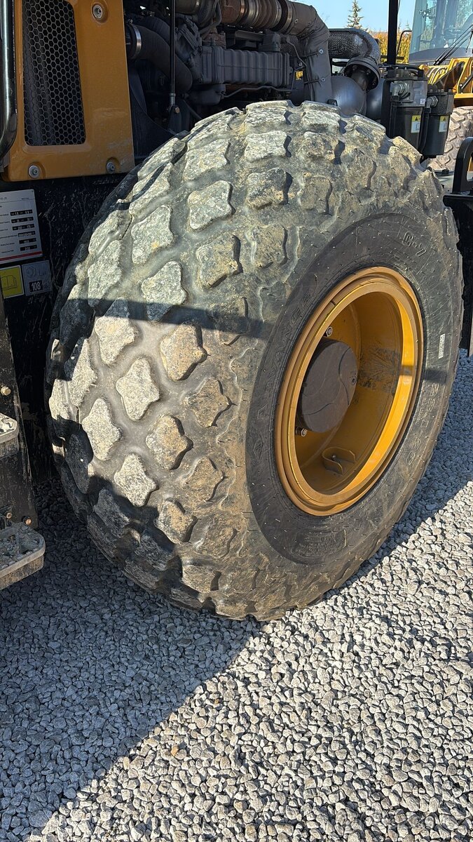 Zemní válec SANY SSR130C Možnost pronájmu - 13