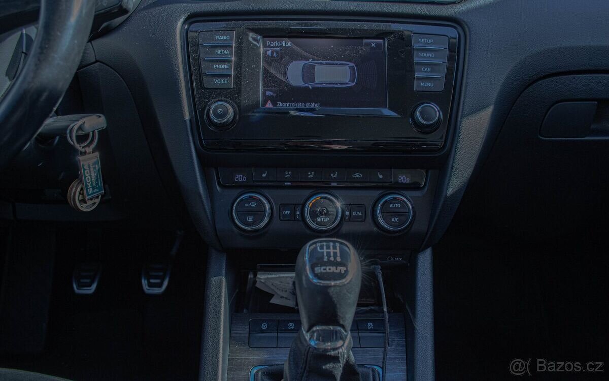 Škoda Octavia Combi SCOUT 2.0 TDI 4x4 - 13