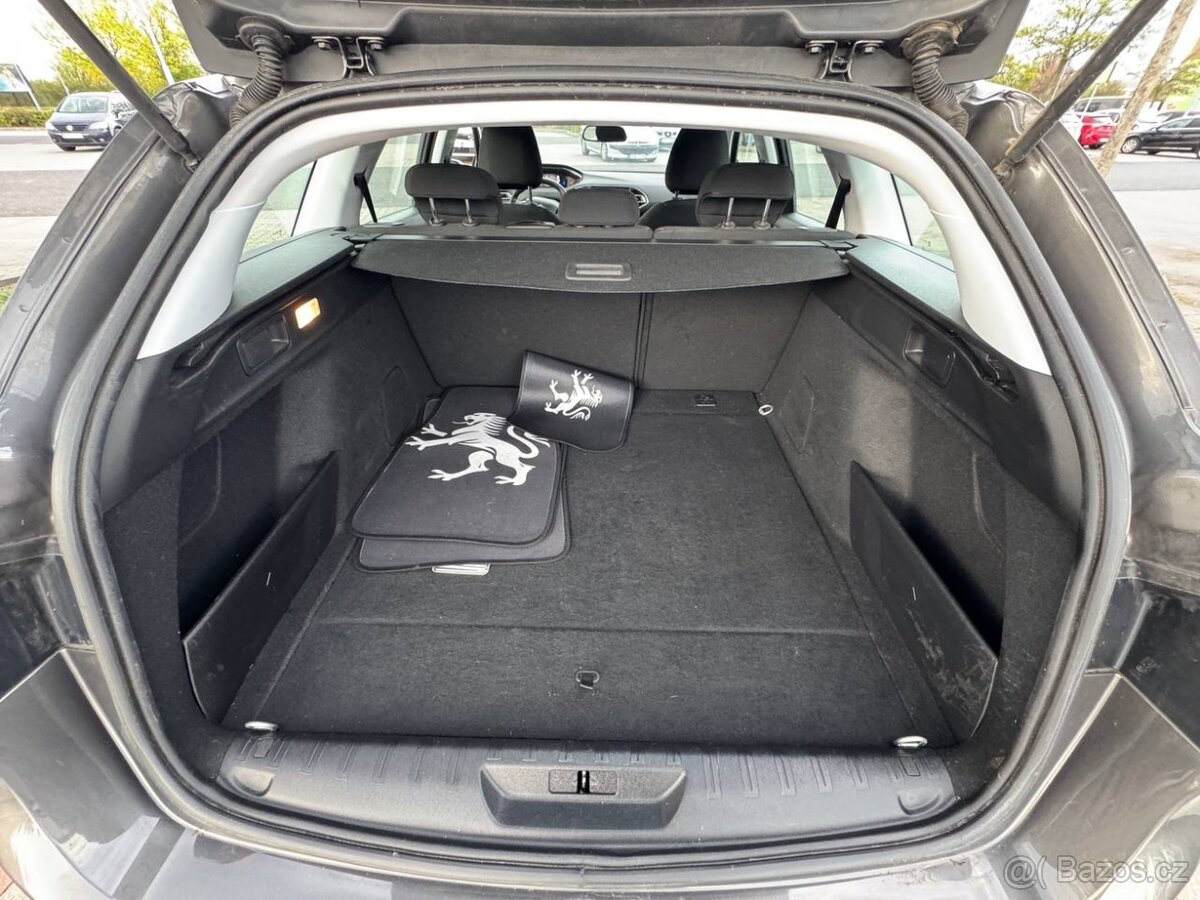 Peugeot 308 SW 2021 - 13