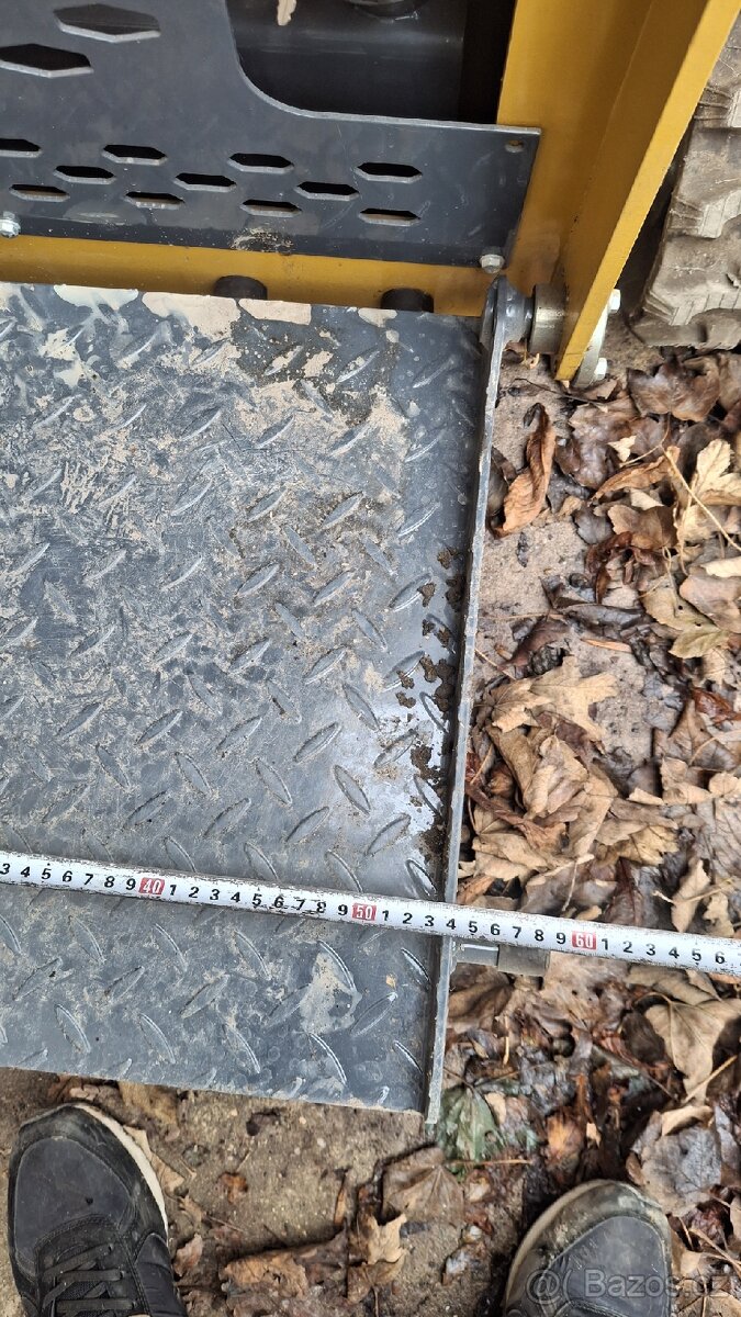 Mini nakladač, smykový nakladač - 13