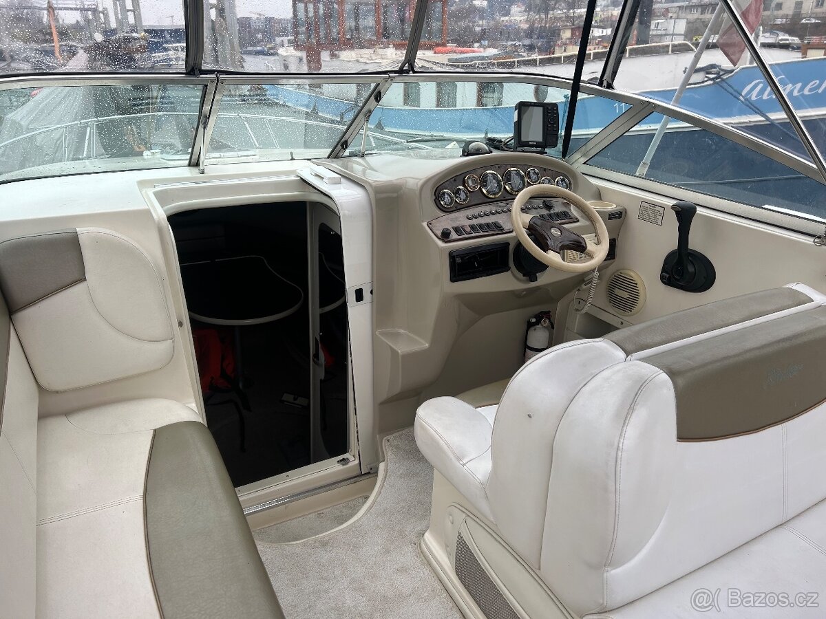 Prodám kajutovou loď Rinker 242 Fiesta vee - 13