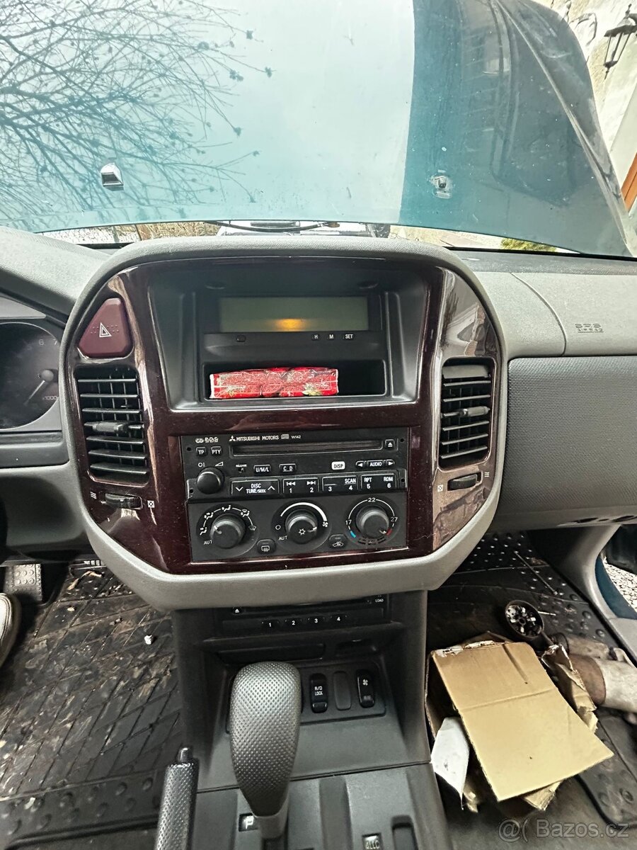 Mitsubishi Pajero 3.5benzin - 13