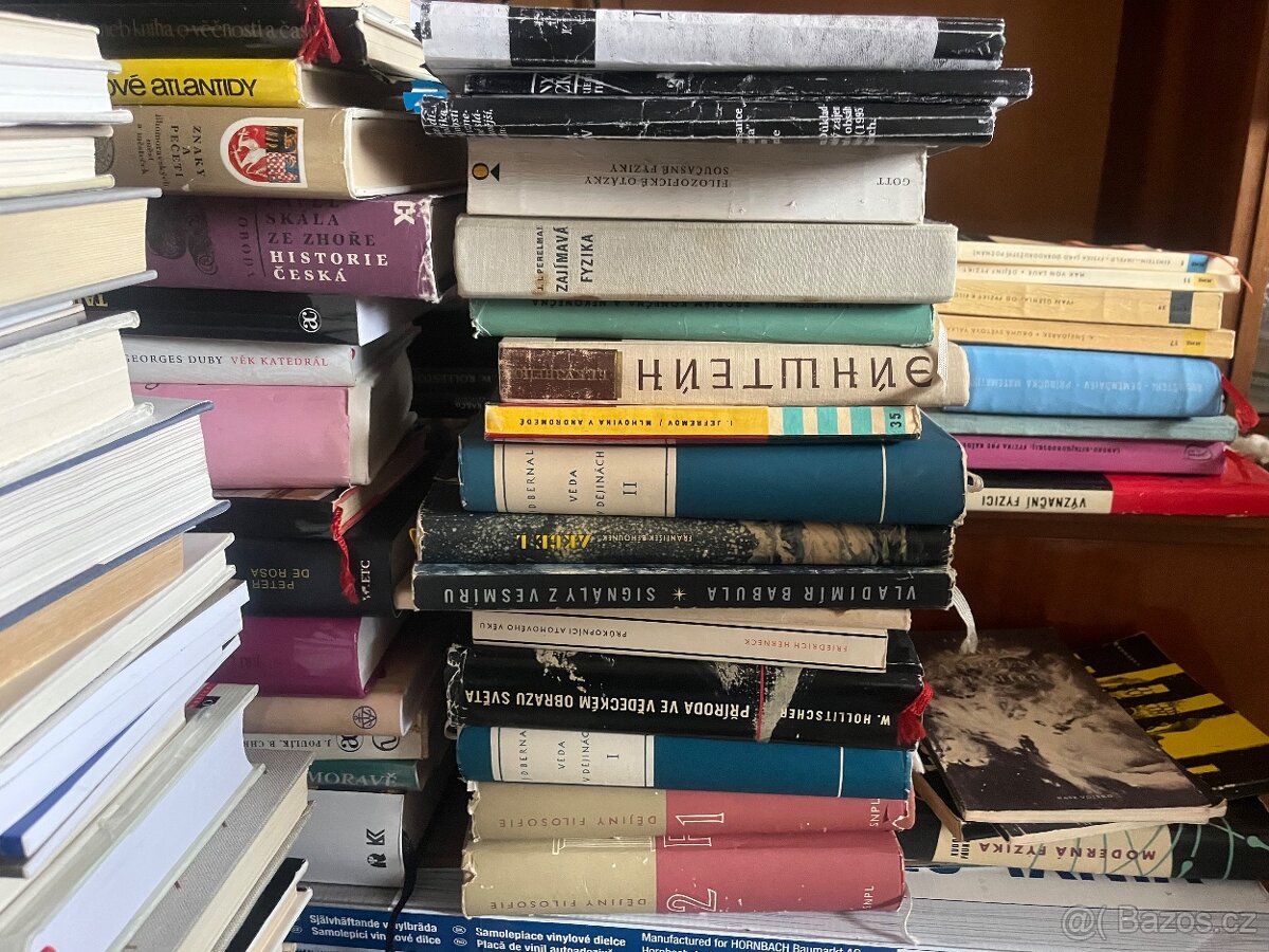 Velké množství knih - 13