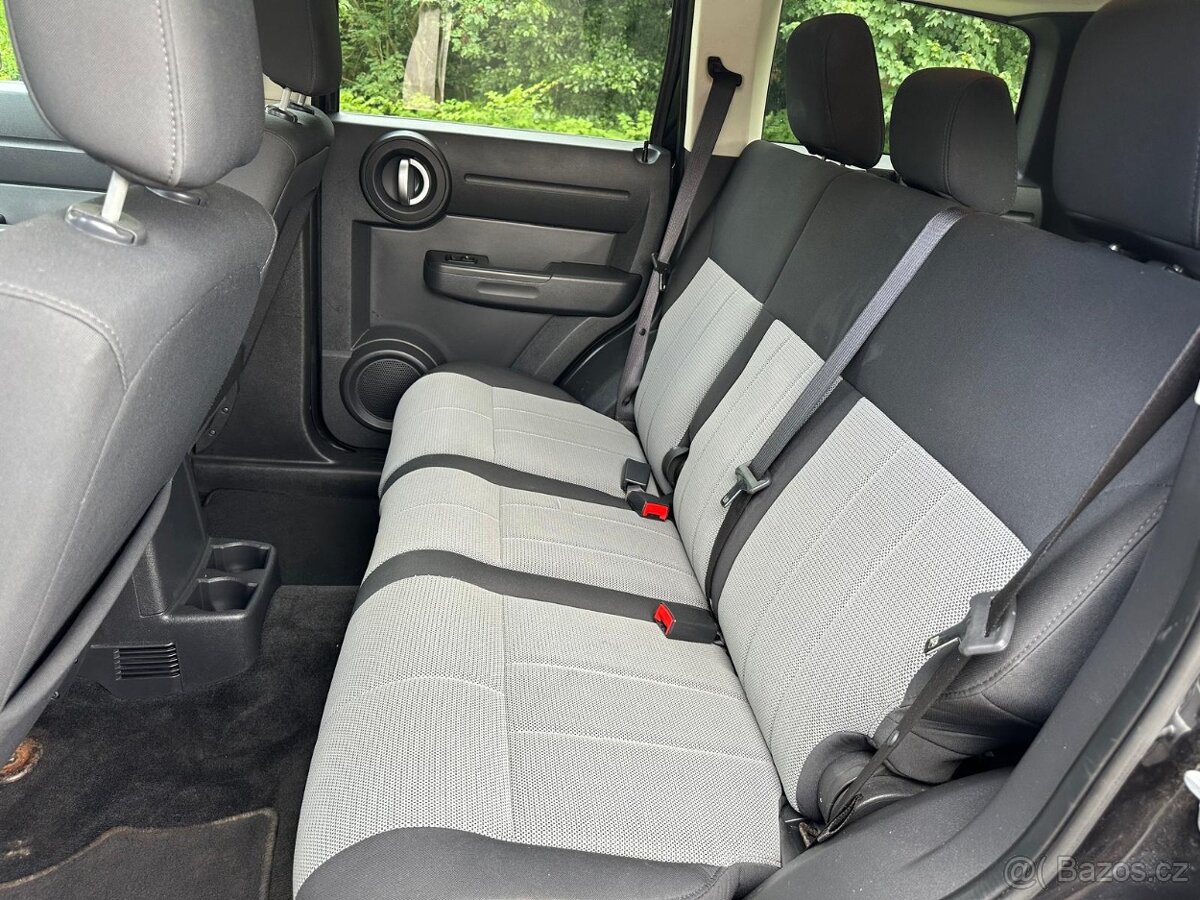 Dodge Nitro 2,8 CRDi 130 kW 4x4 - 13