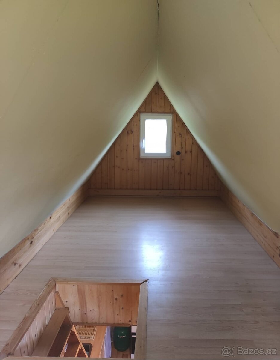 PRODÁM CHATU NA NECHRANICKÉ PŘEHRADĚ - 13