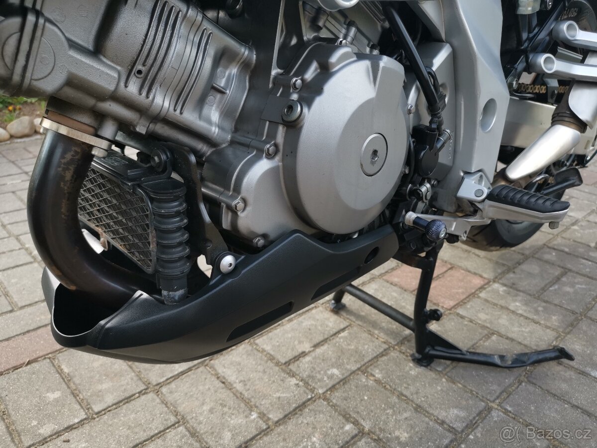 Suzuki DL1000 V-Strom K4 - 13