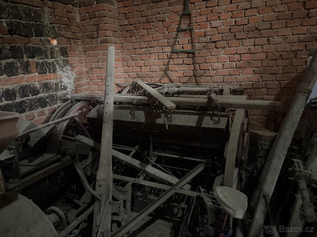 Nábytek a zemědělské stroje - 13