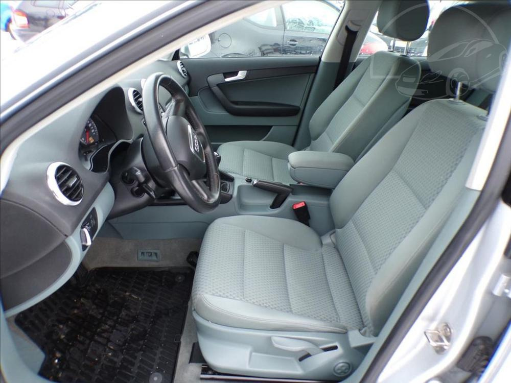 Audi A3 1,6 TDI SPORTBACK,XENONY - 13