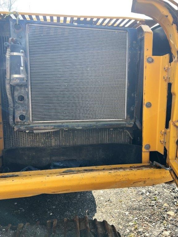 JCB JS 220 LC + JCB HM120T - 13