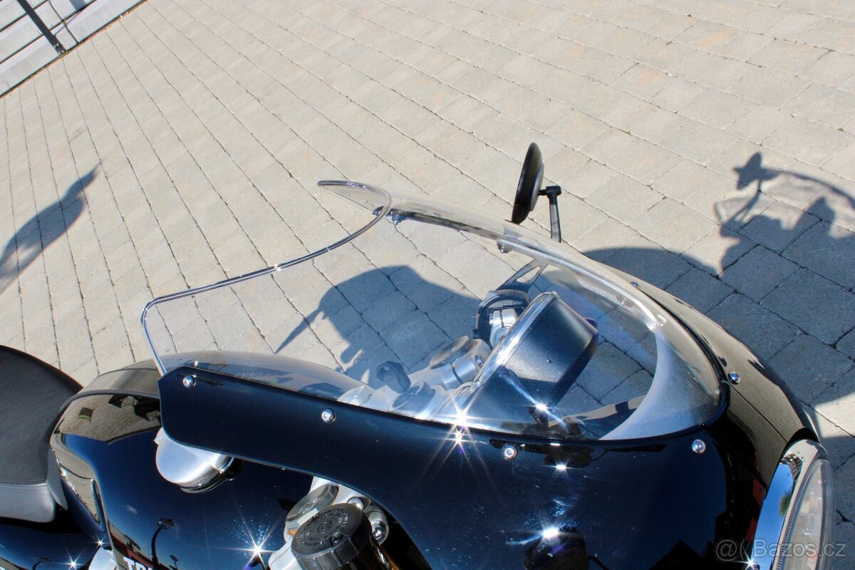 Triumph Thruxton RS 1200 Jet Black - 13