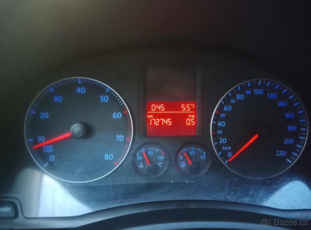 VW GOLF V 1.4 55 kW Benzín - 13