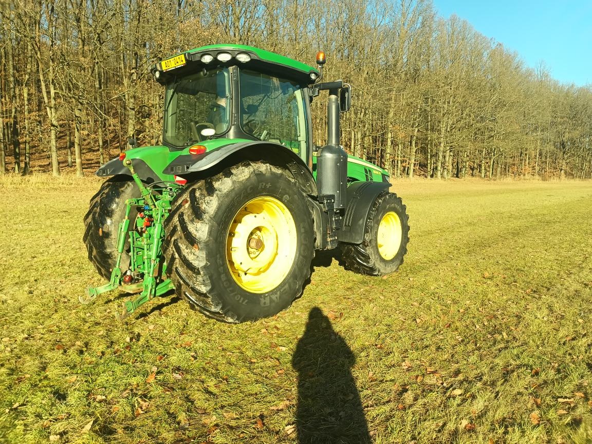 TRAKTOR JOHN DEERE 8285R - 13