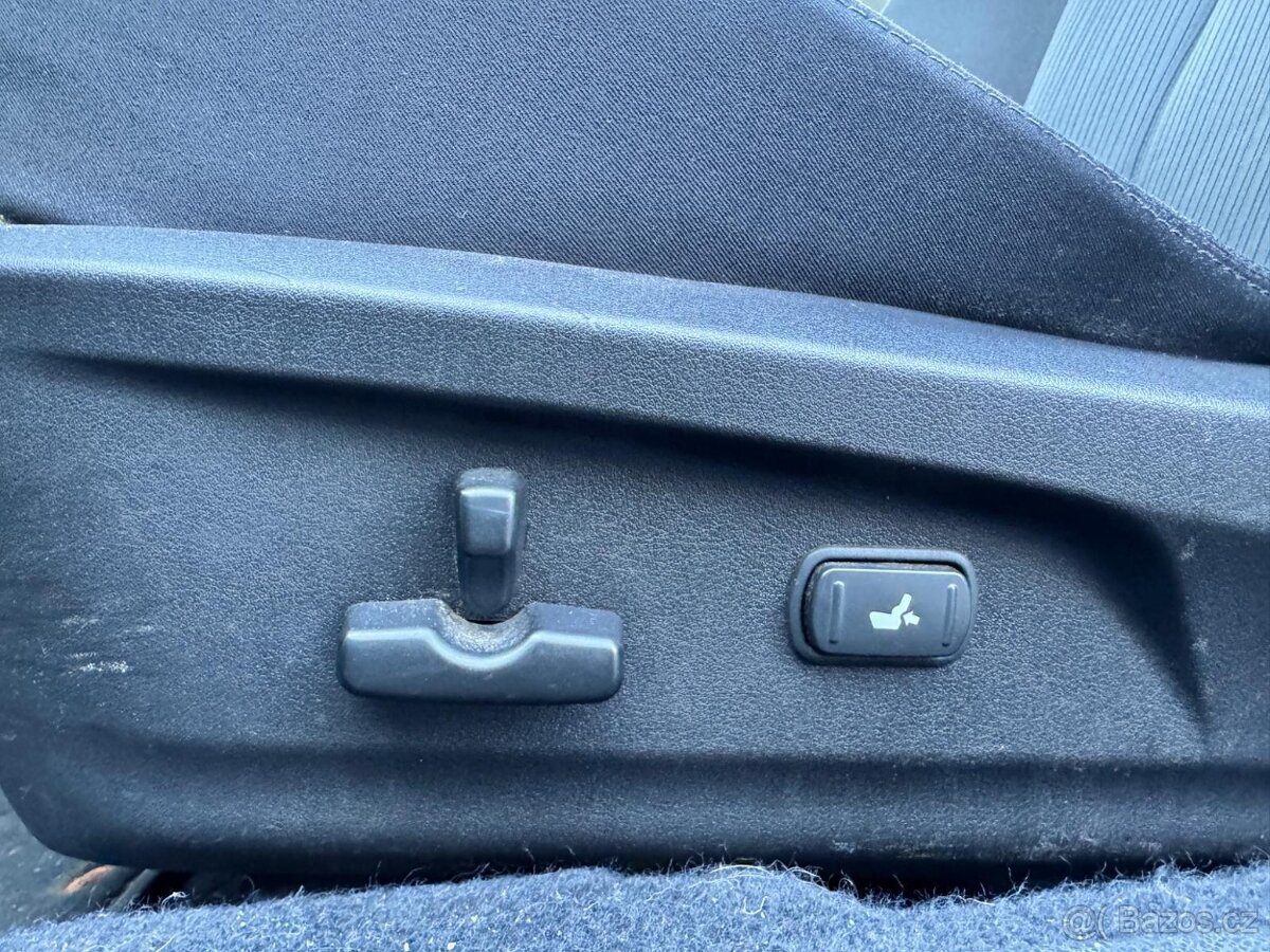 Subaru Legacy 2.5 - 13