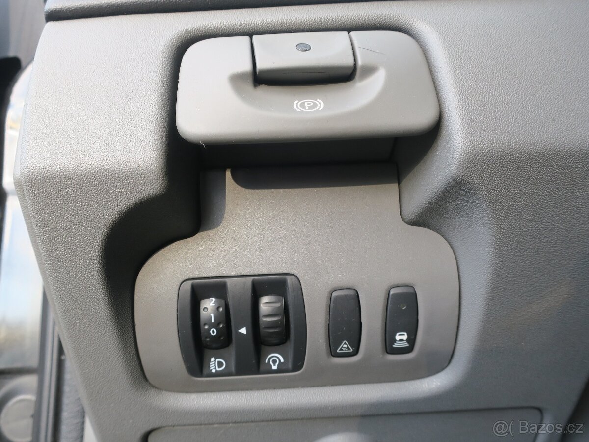 Renault Megane Scenic 1.9 DCi 96 kW - 13