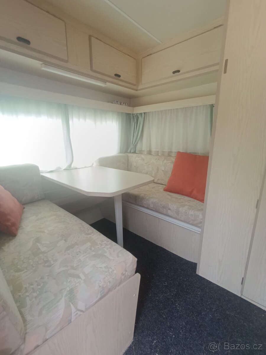Obytný přívěs Karavan Avento Premier 460 - 13