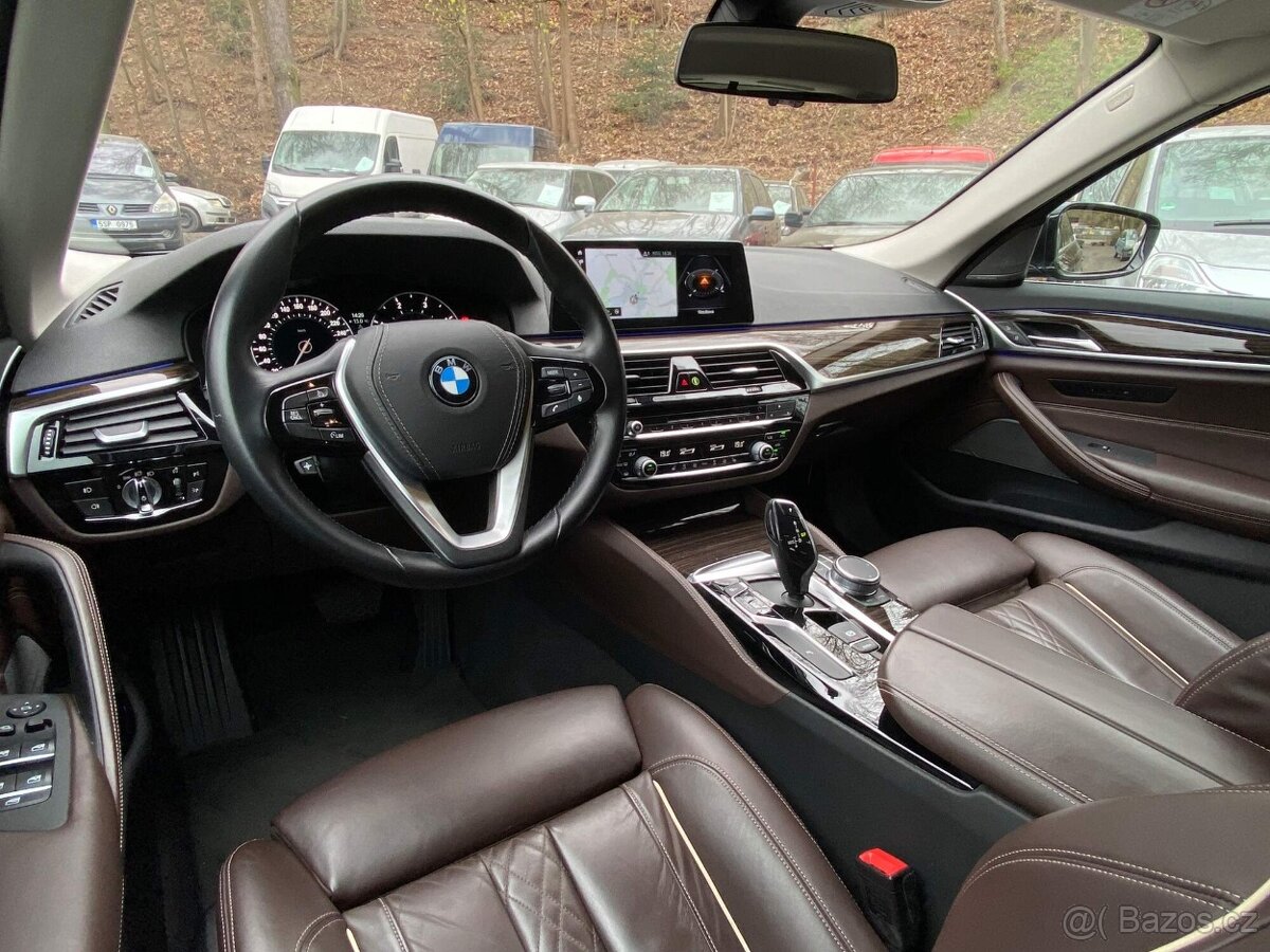BMW 520d xDrive Touring LuxuryLine 2018 122tkm 4x4 klima ČR - 13
