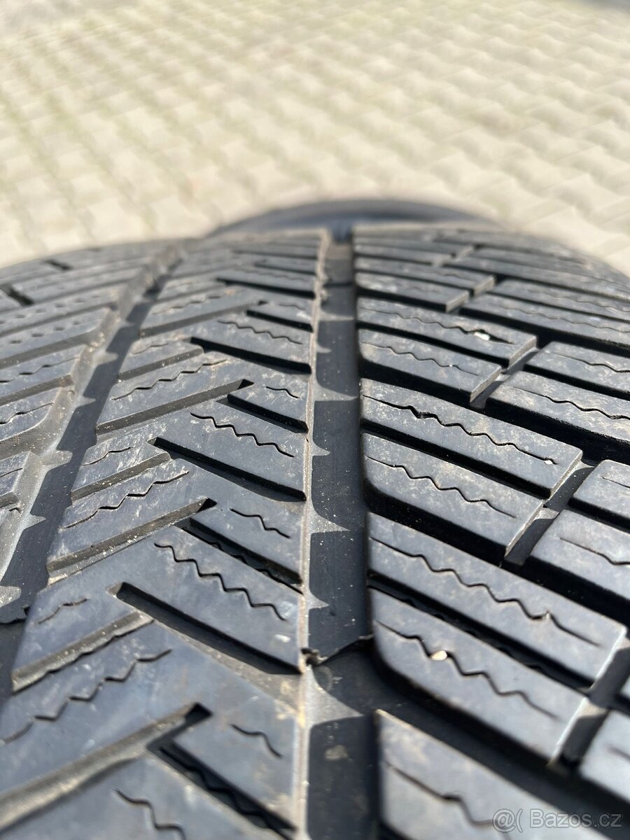 Audi A6 Allroad kola 19" zimní 255/45/19 - 13