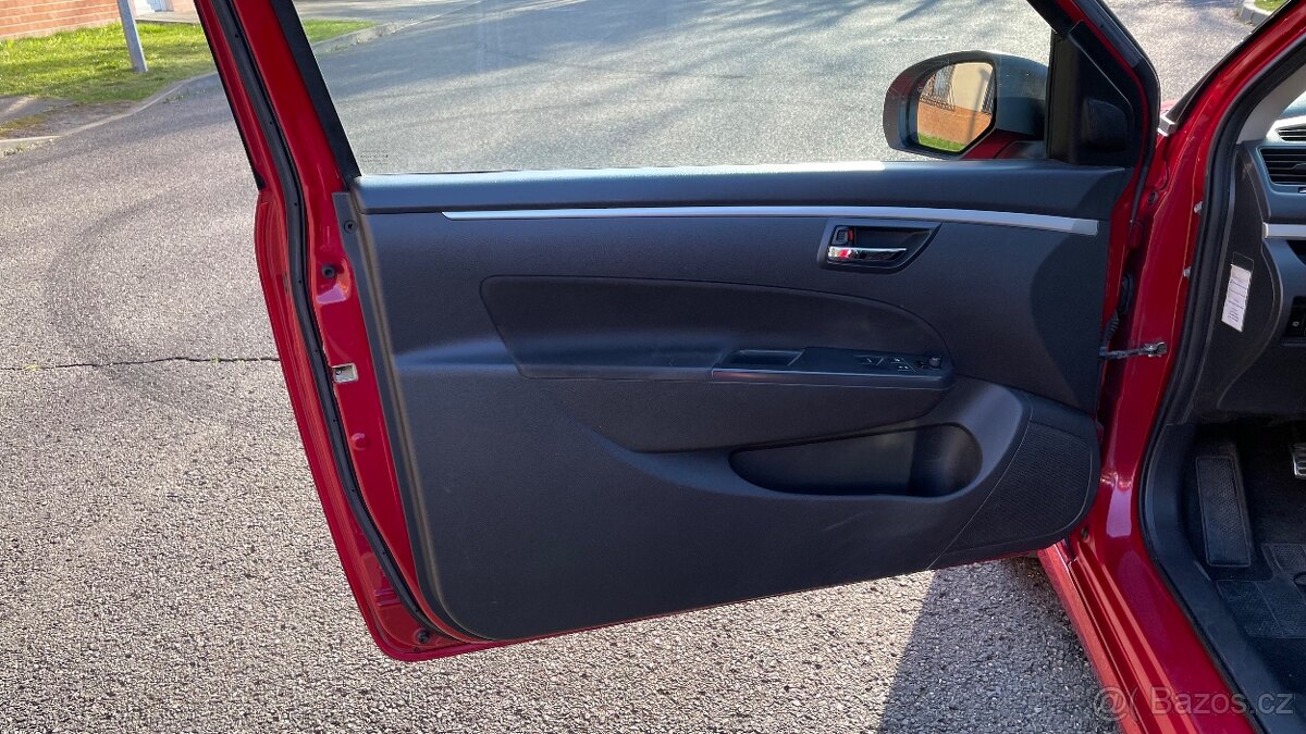 SUZUKI SWIFT 1.6i SPORT - 13