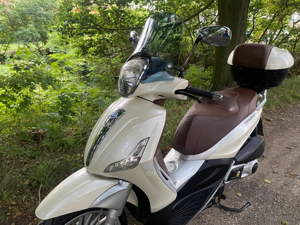 Piaggio Beverly 300 (2015) - 13
