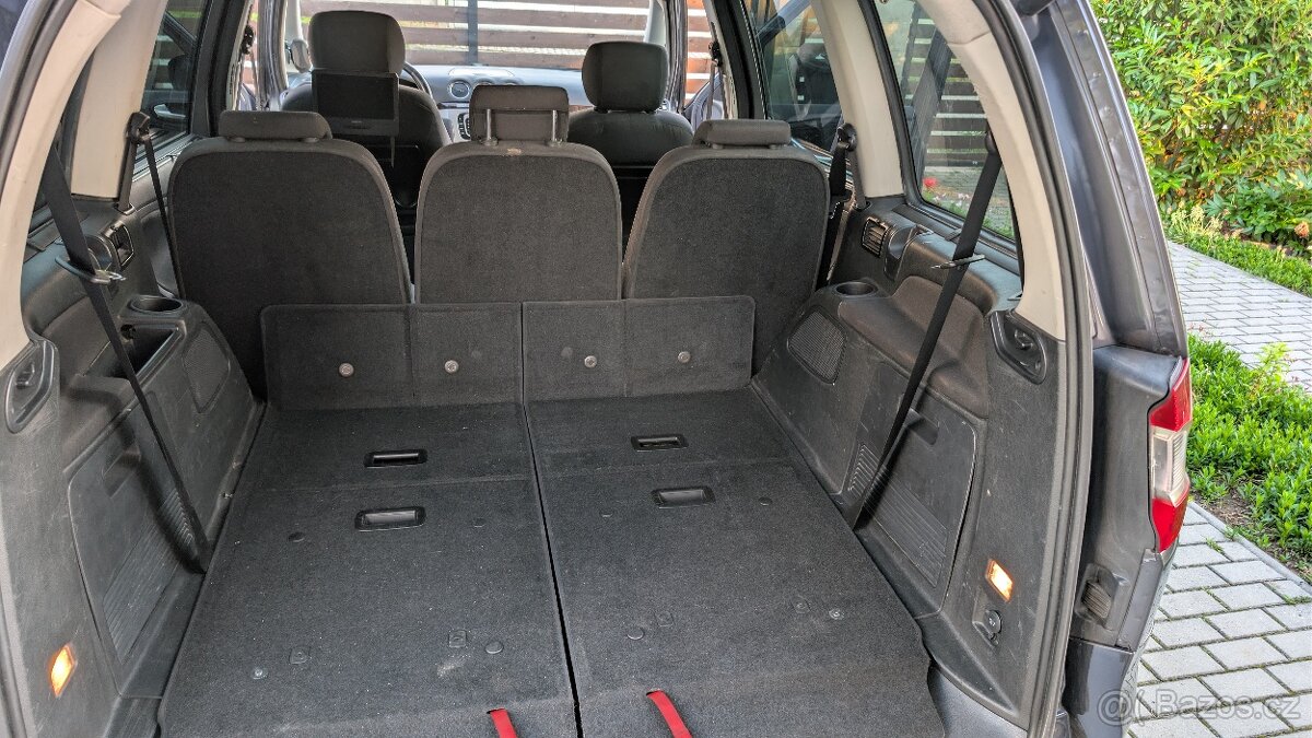 Ford Galaxy - 13