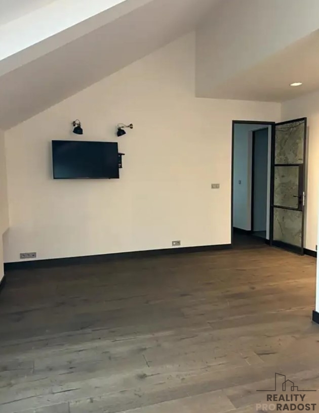 Pronájem bytu 3+kk 115 m² Revoluční, Praha - 13