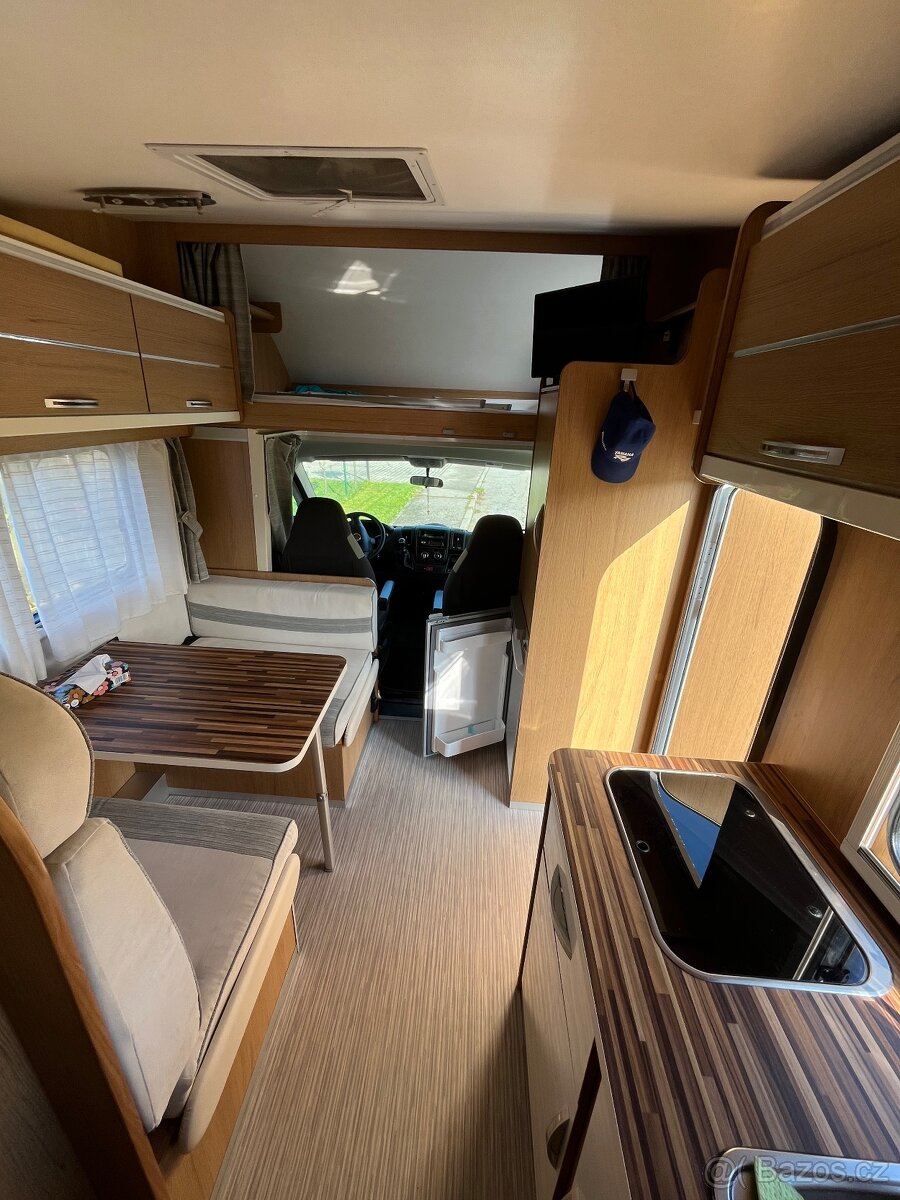 Obytny vuz Rimor Seal 5 Alkovna - 13