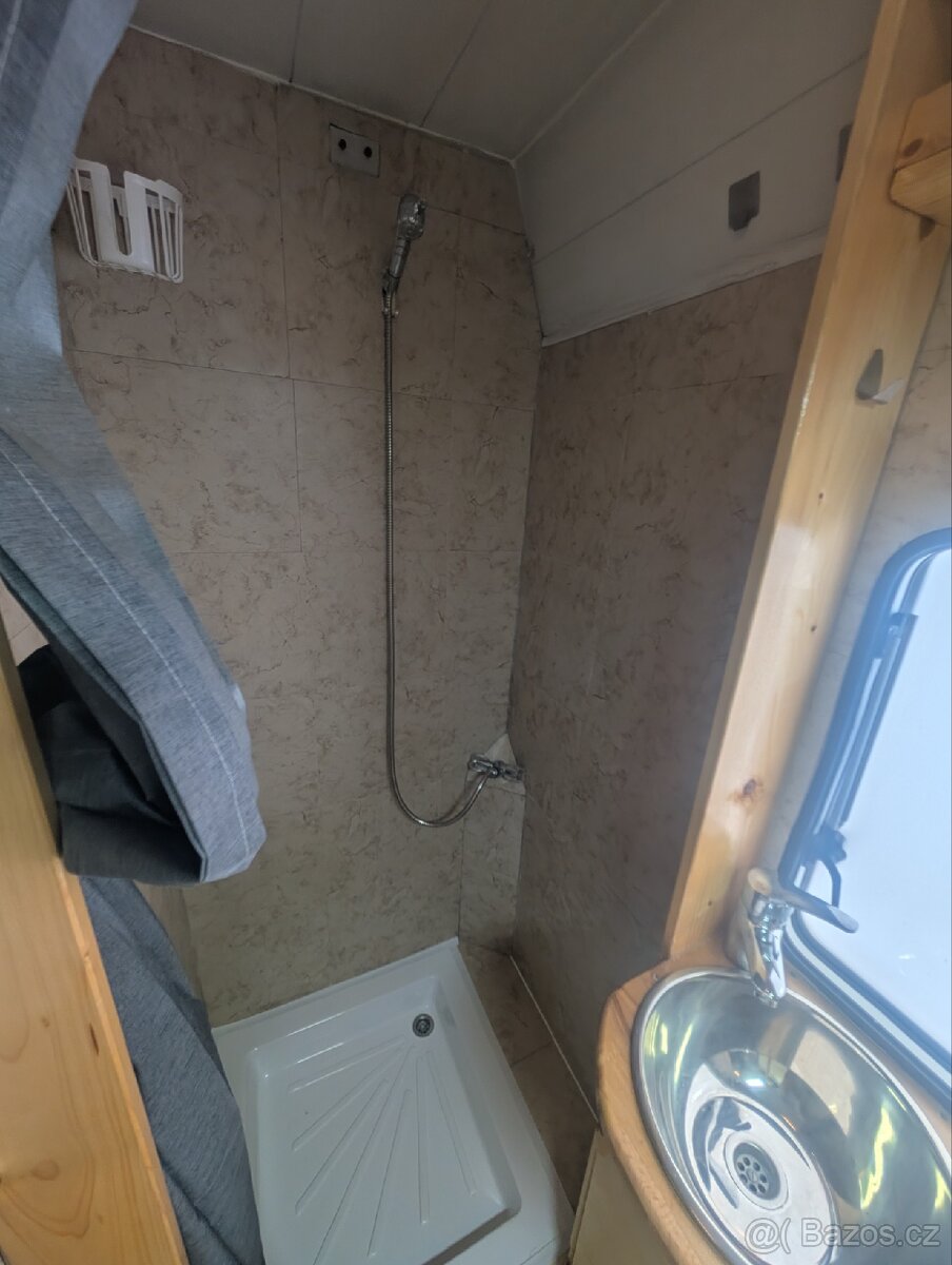 Prodám obytné auto Ford - 13
