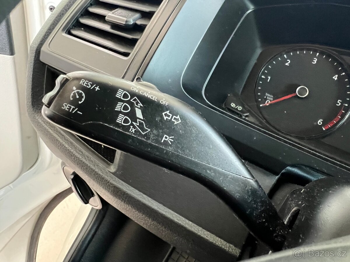 VW Transporter 2,0 TDI 150k 9míst DR - 13