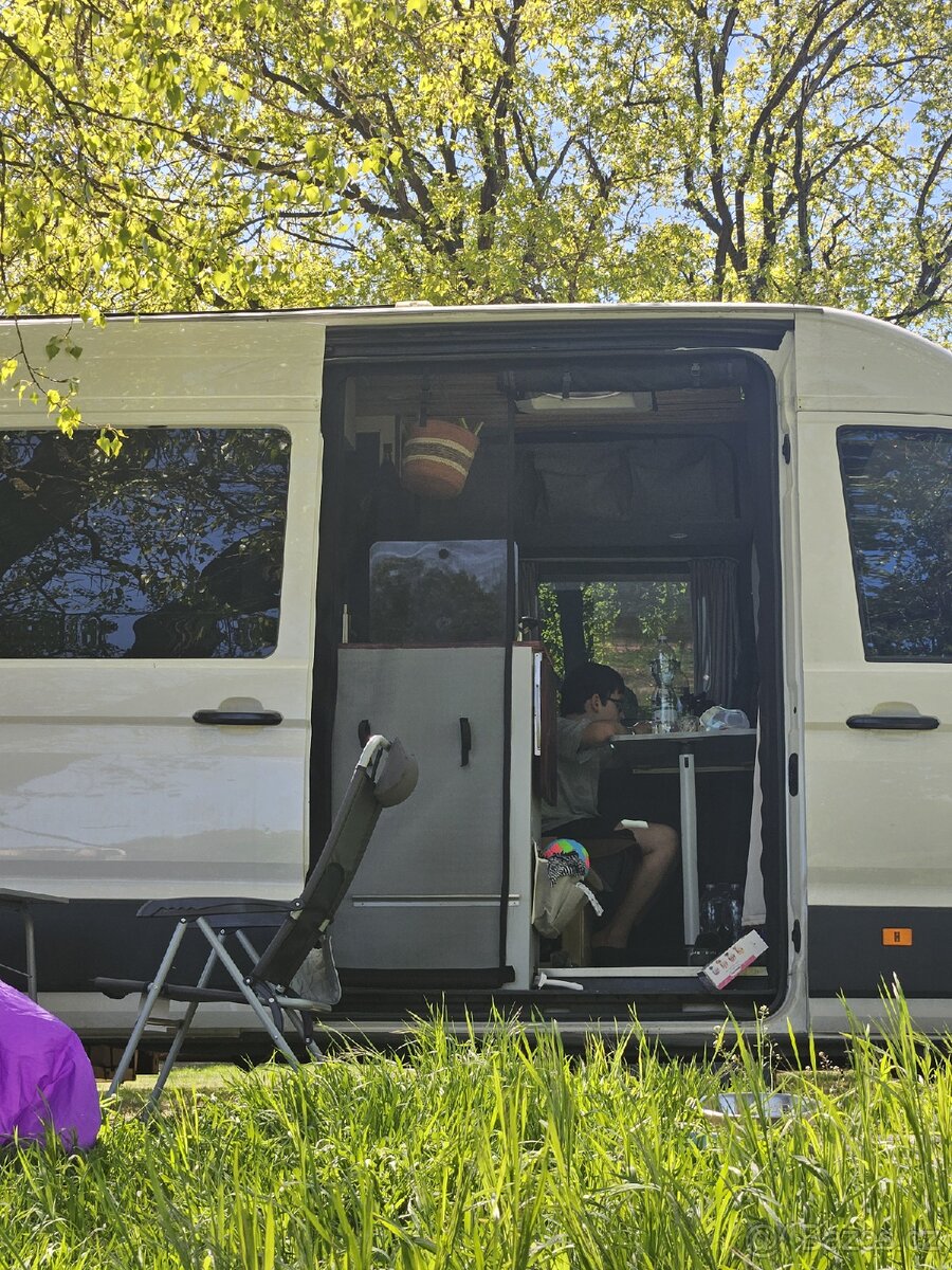 Obytný Volkswagen Crafter - 13