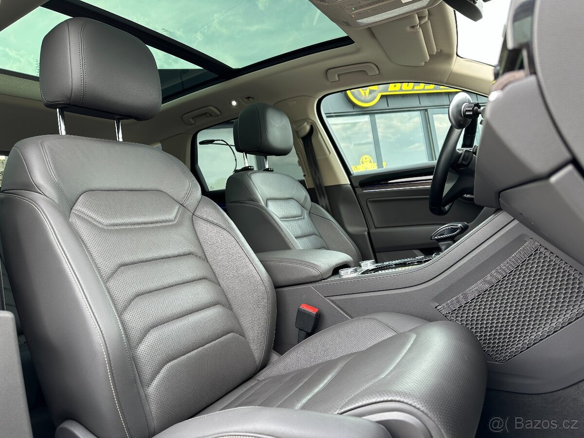 Volkswagen Touareg 20221 - 13