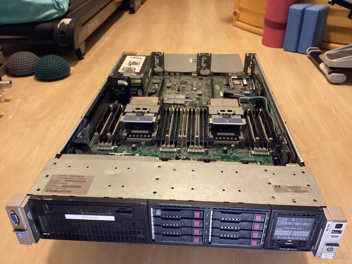 Server HP ProLiant DL380p Gen8 - Xeon E5-2690@2,90 GHz, 64GB - 13