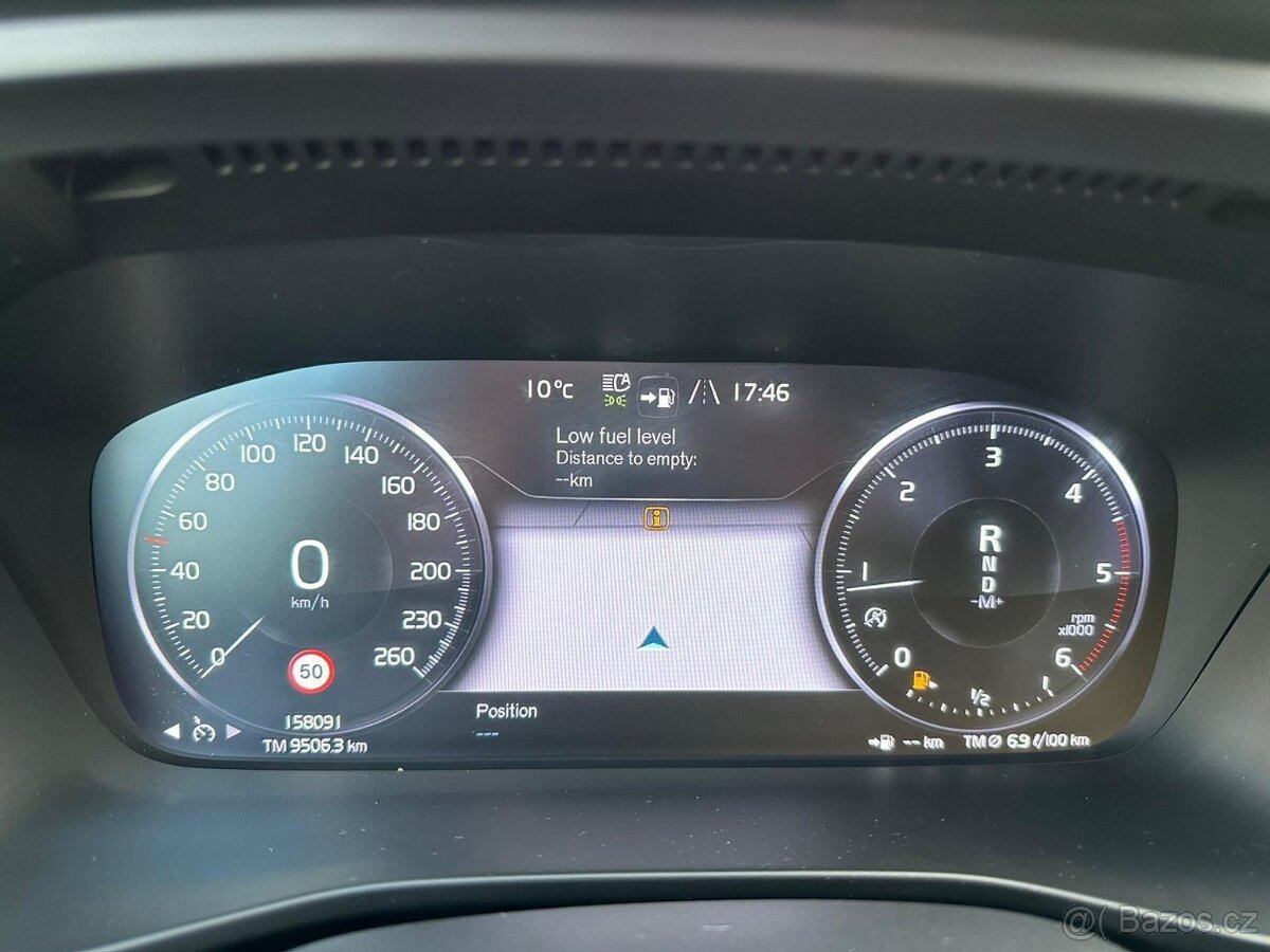 Volvo XC40 2.0 D3, automat r.v 2019 - 13