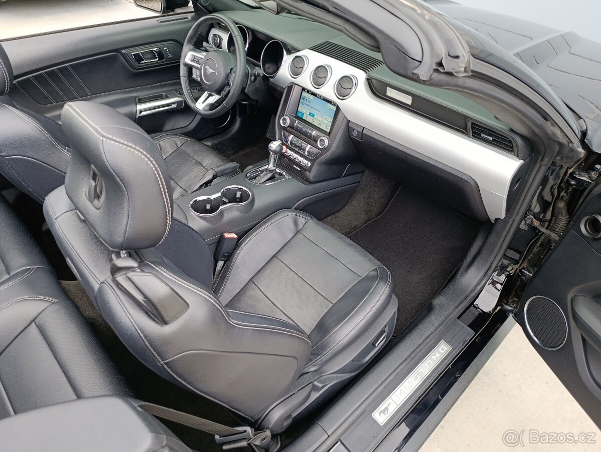 FORD MUSTANG 2.3 ECOBOOST CONVERTIBLE - 13