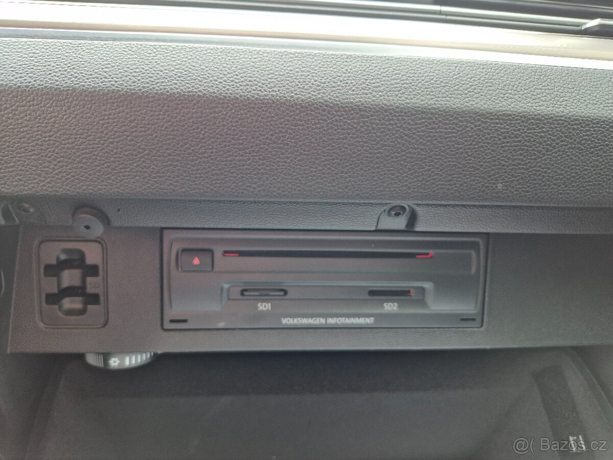 Volkswagen Passat - 13