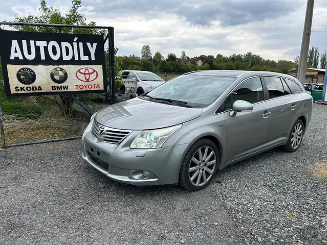Toyota Avensis T27 kapota - 13