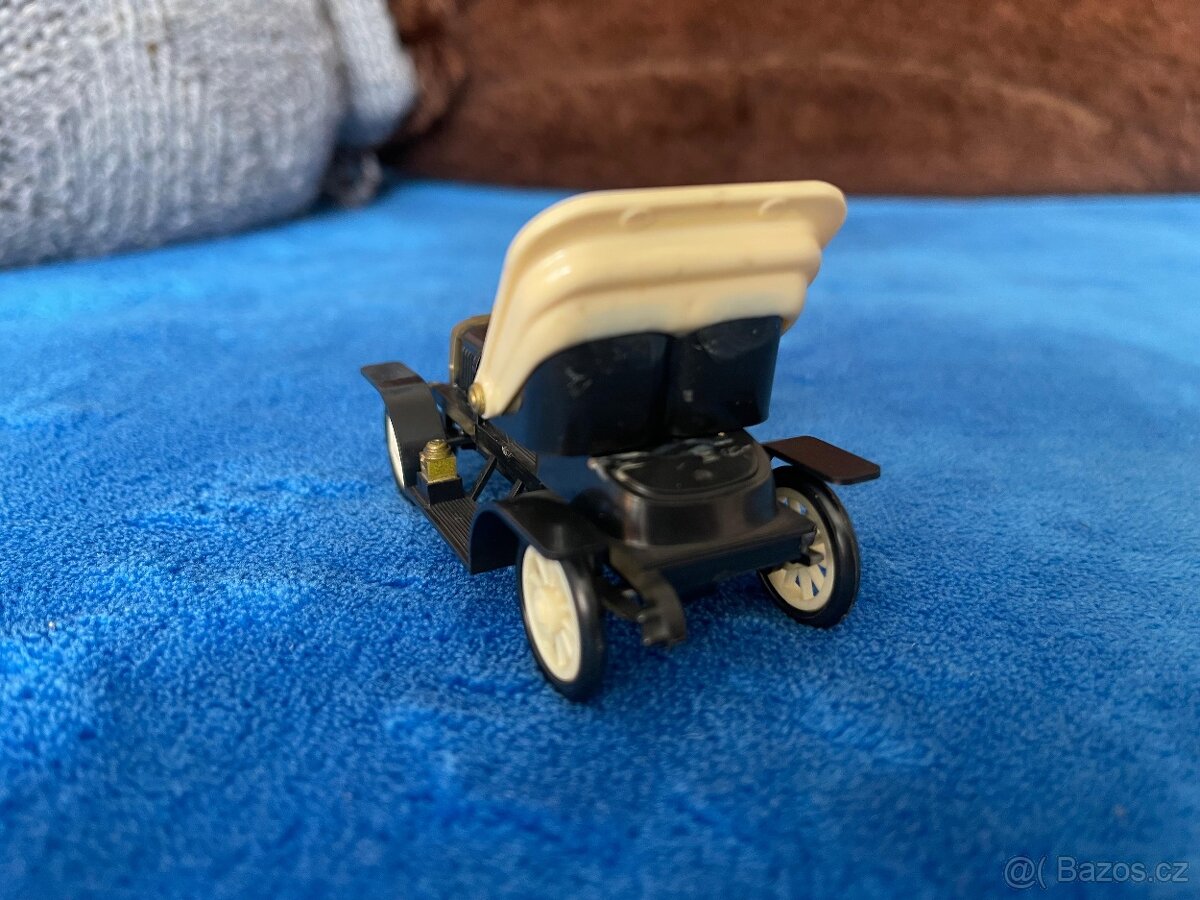 Tři retro autíčka - 13