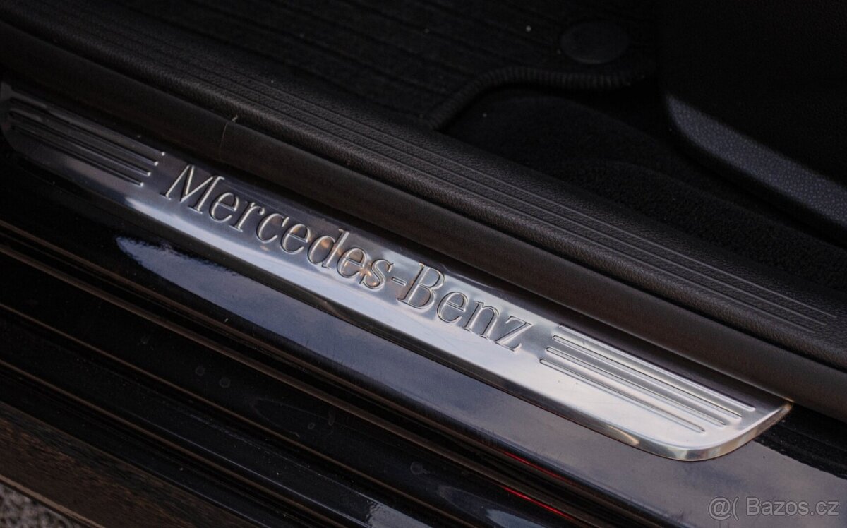 Mercedes Benz E350d 4x4 AMG - 13