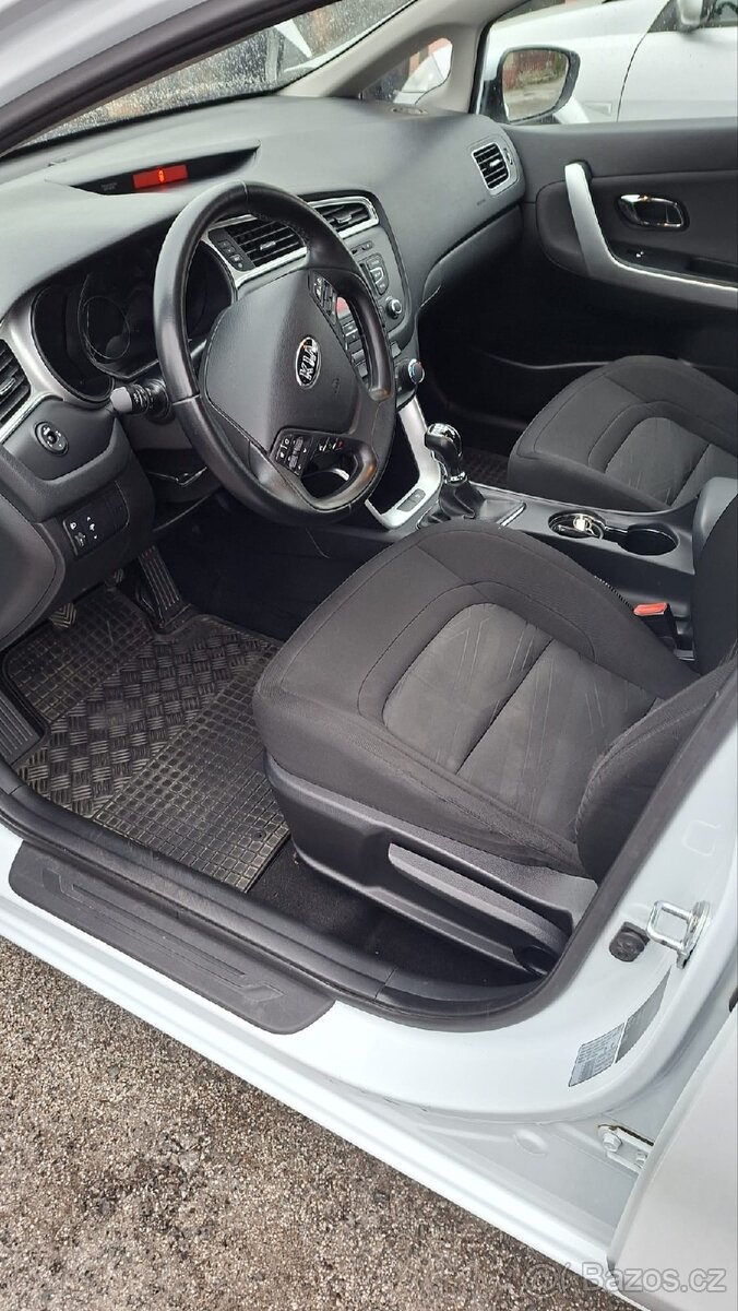 Kia Ceed 1.4 benzín - 13