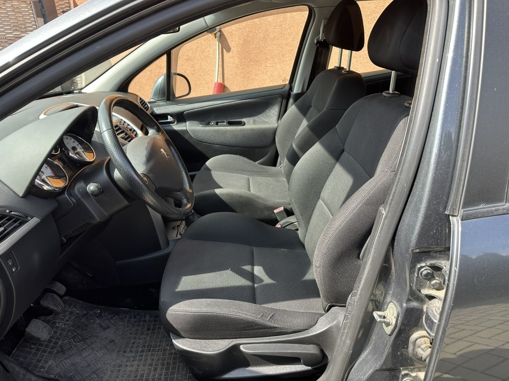 Peugeot 207 SW 1.6i 88kW - 13