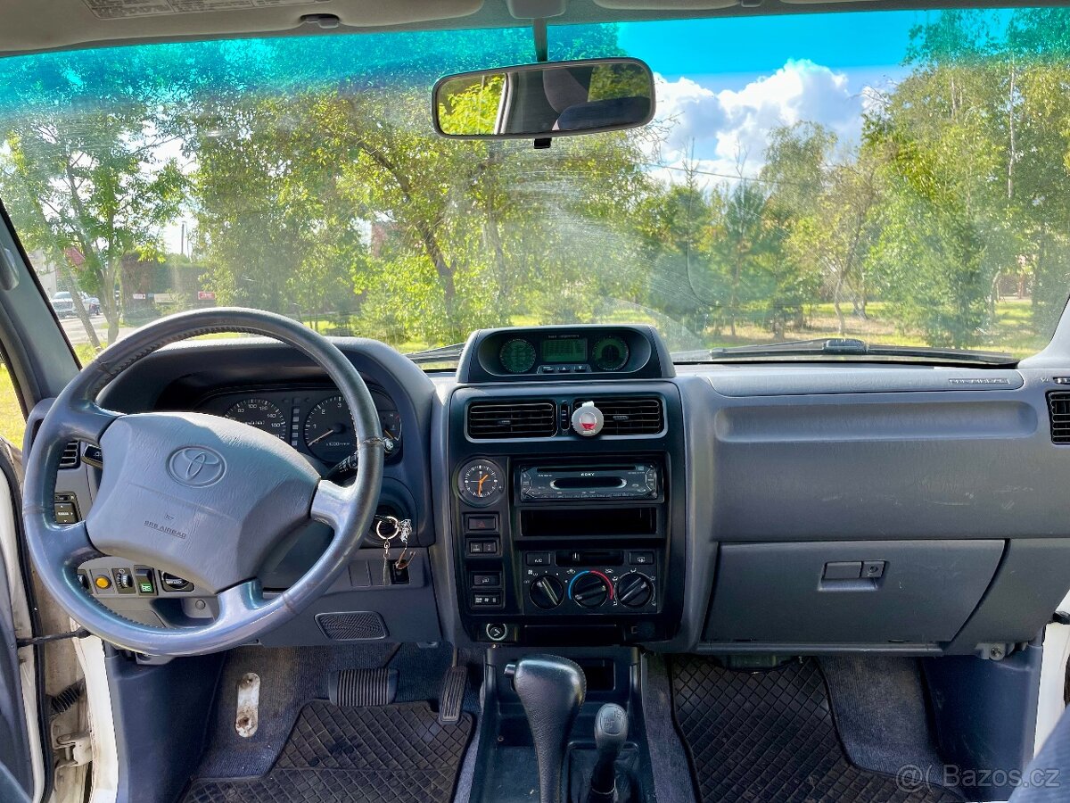 Toyota Land Cruiser KZJ 90 - 13