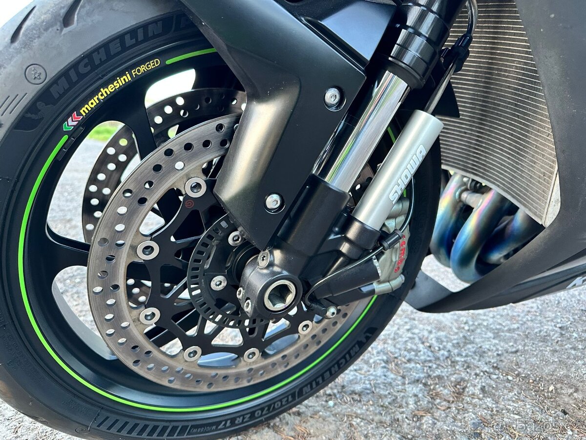 Kawasaki zx10RR - 13