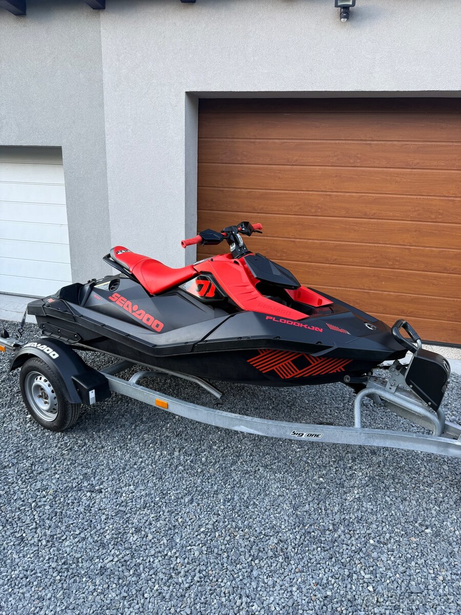 Seadoo Spark Trixx - TOP STAV - 13