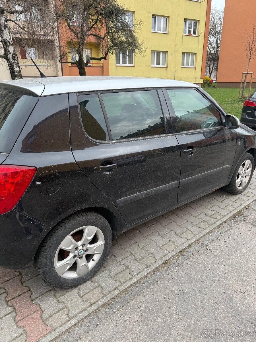 2x vozidlo ŠKODA FABIA II - 13
