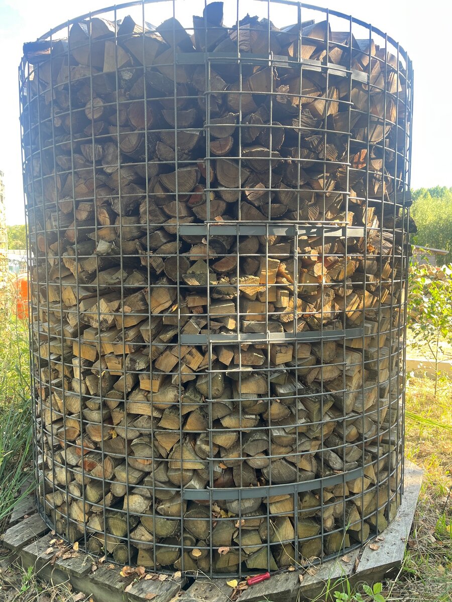 Zásobník na dřevo- dřevník - 13