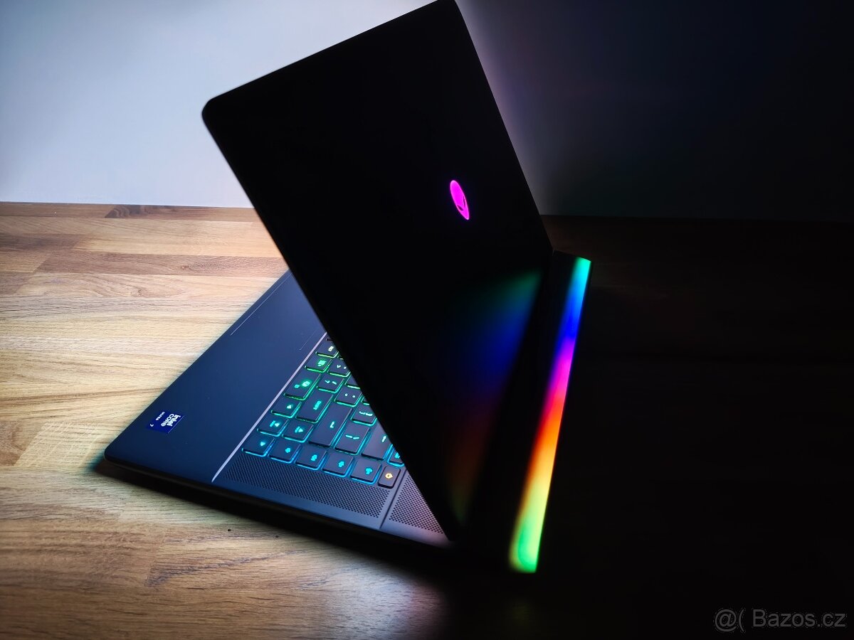 16" 240HZ_ALIENWARE 16 AREA-51_U7-255HX_16GB_RTX 5060 8GB - 13