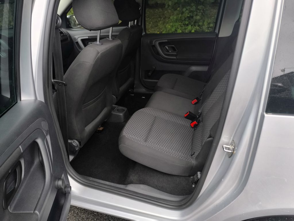 ŠKODA ROOMSTER 1,6TDi- STYLE - 13