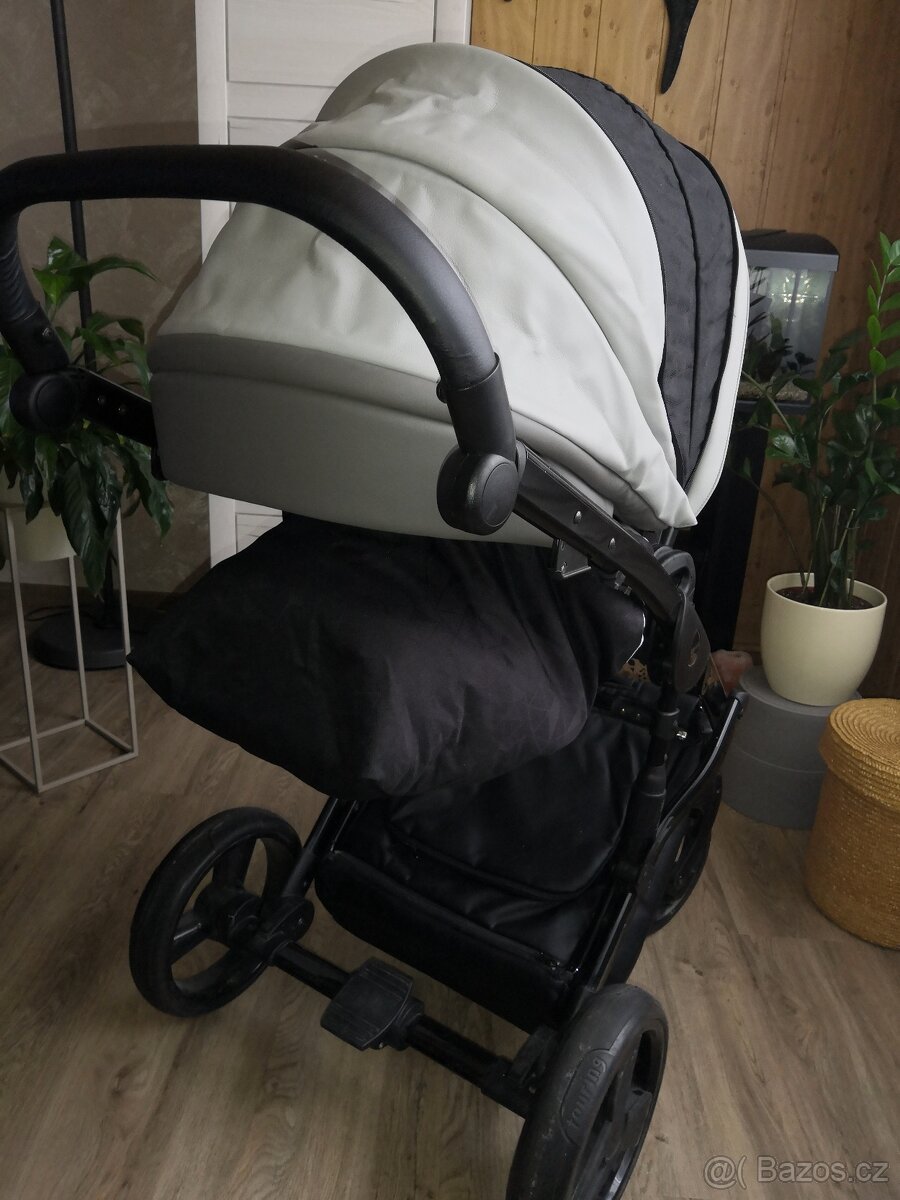 Kočárek - Junama - 13