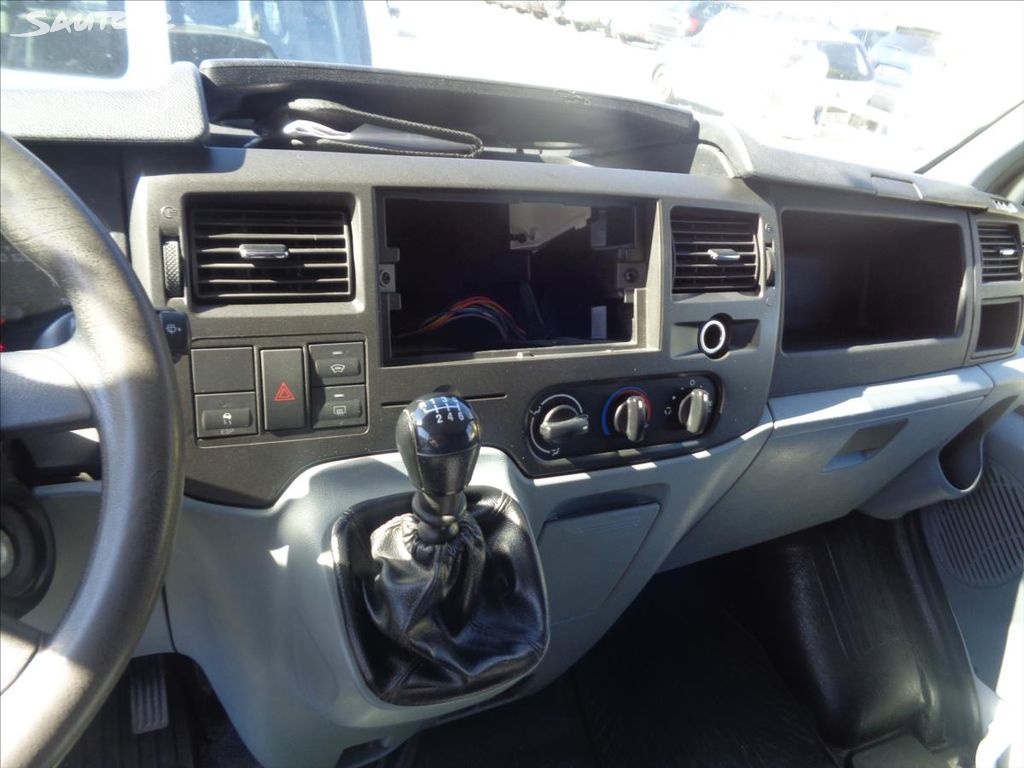 Ford Tranzit-dílna - 13